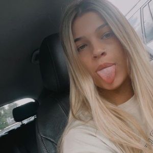 Meet your Posher, Abbey